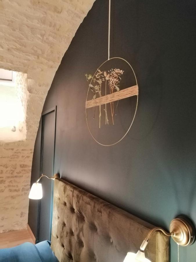 Le Refuge De La Sallee Gençay 外观 照片